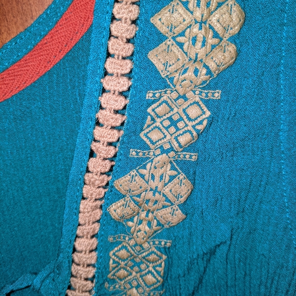 Coco and Jamieson Large Women's Tank - Picture 4 of 4